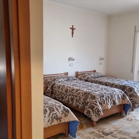 Palazzo Sant'antonio 3* רומא